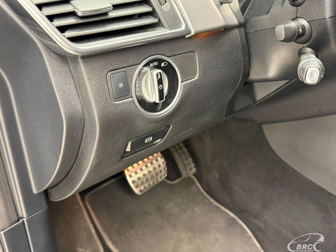 Mercedes-Benz ML350 | 12