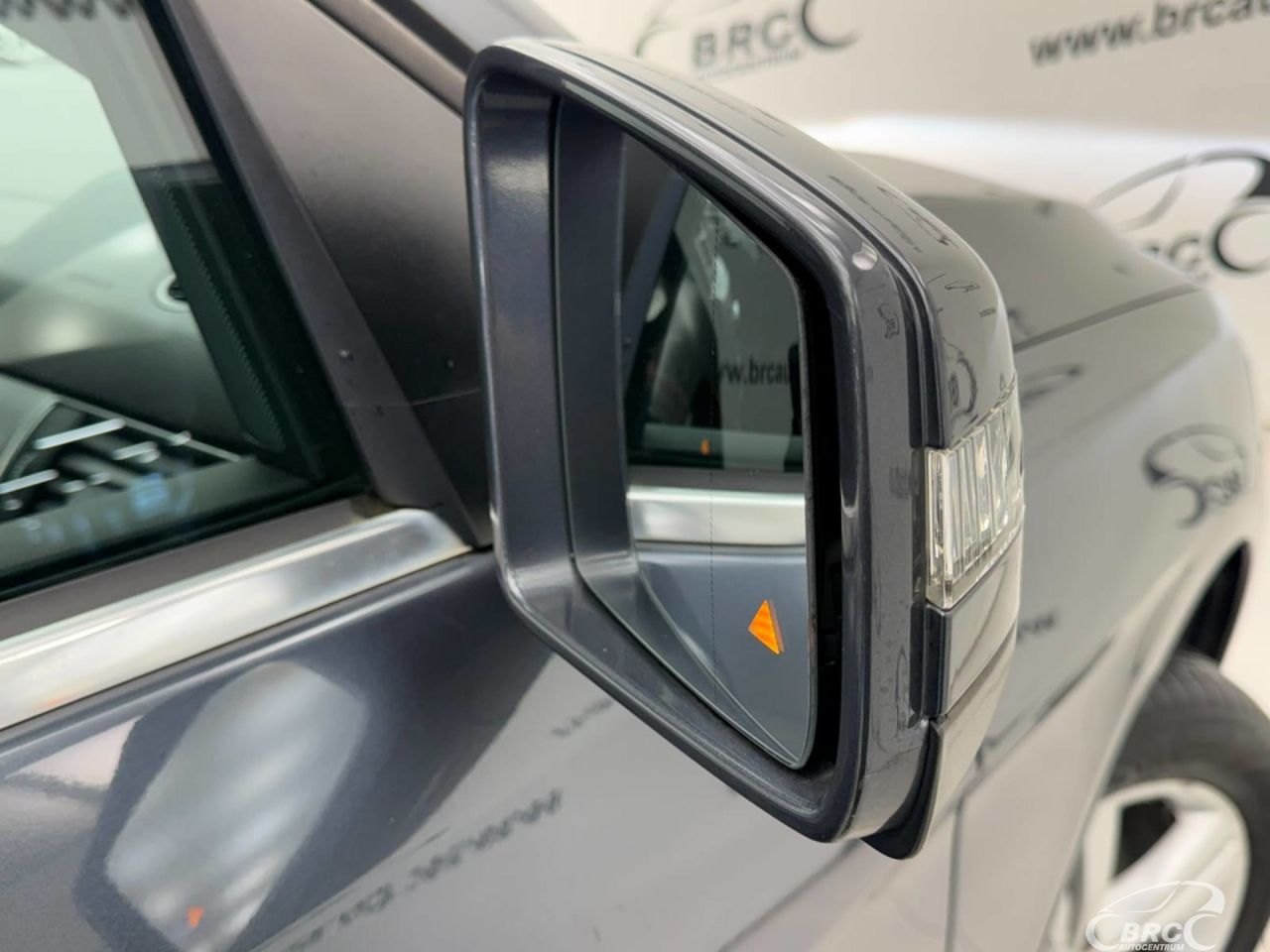 Mercedes-Benz ML350 | 7