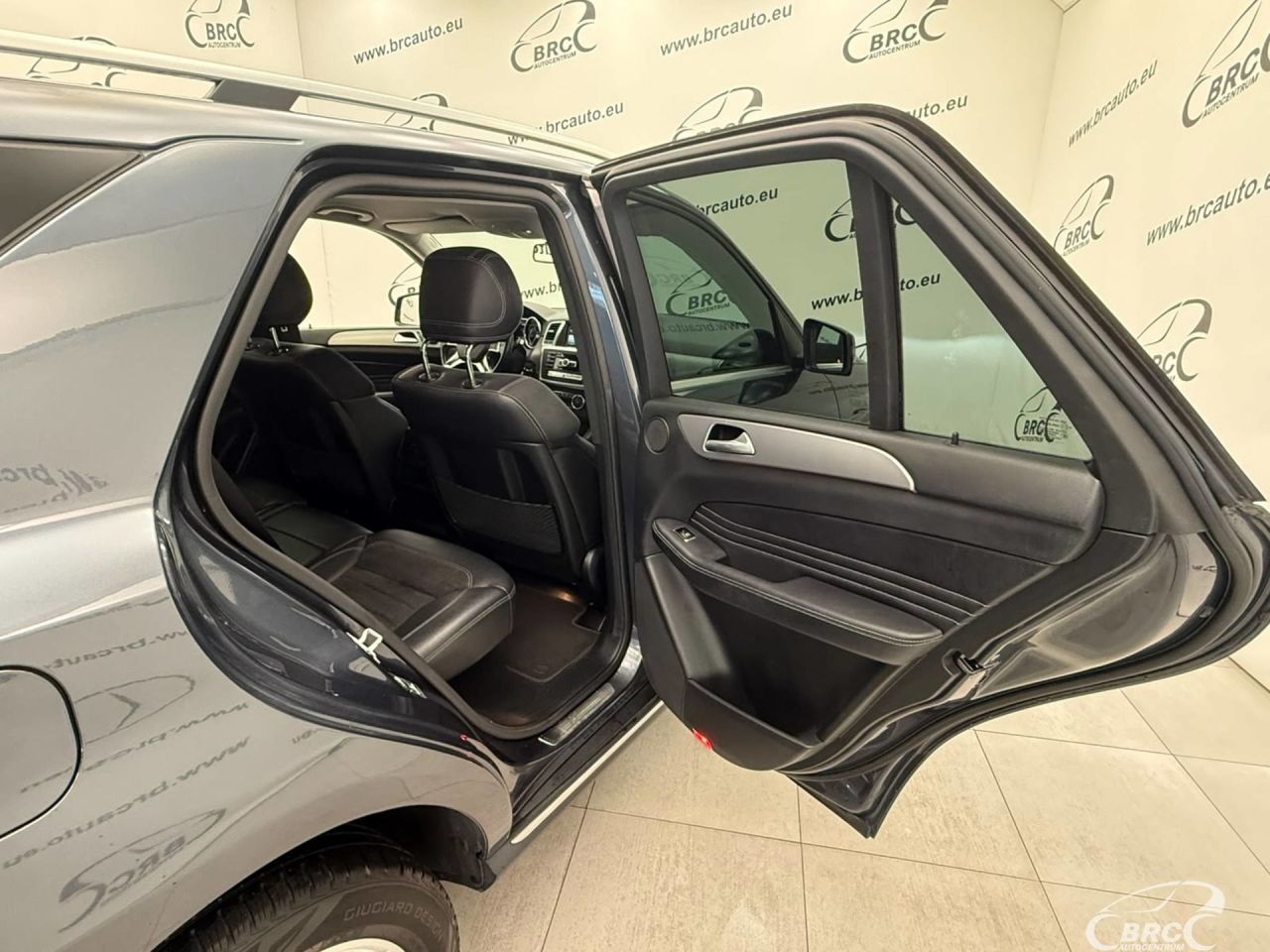 Mercedes-Benz ML350 | 5
