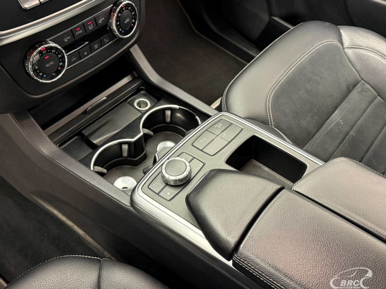 Mercedes-Benz ML350 | 16