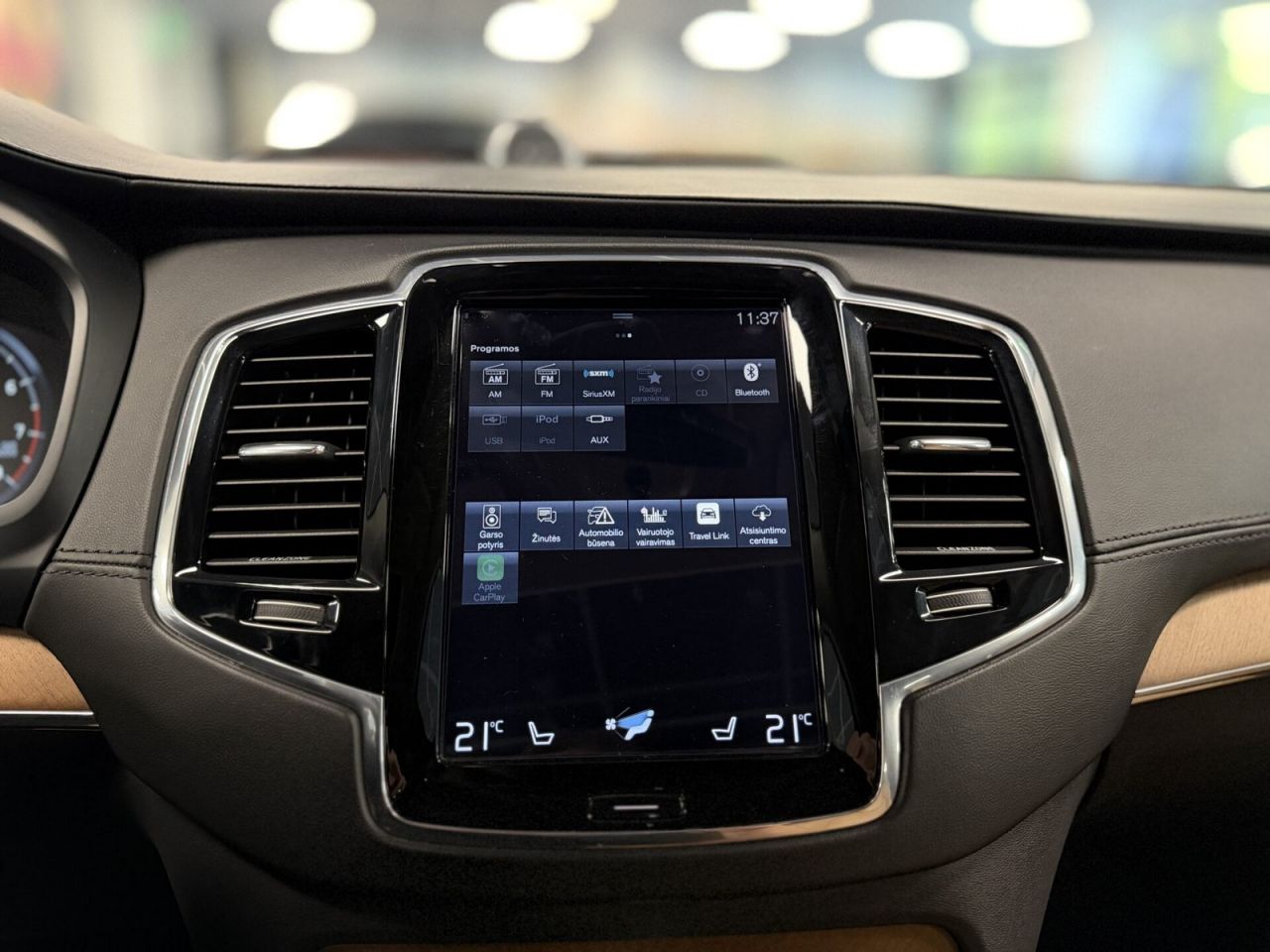 Volvo XC90 | 10