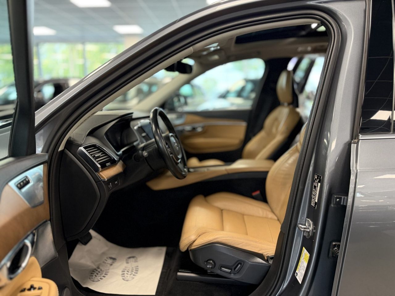 Volvo XC90 | 16
