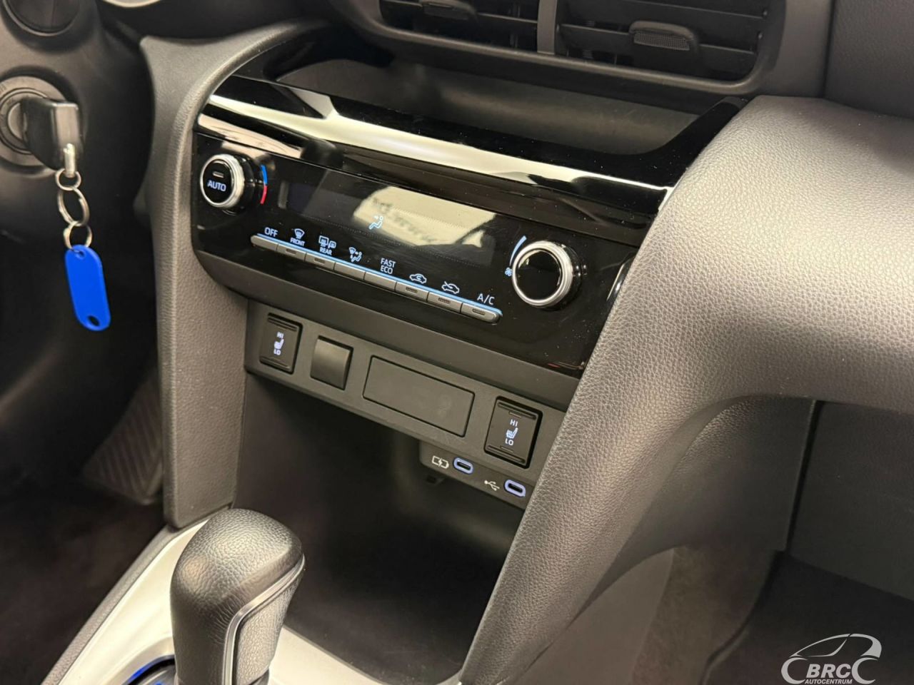 Toyota Yaris | 9