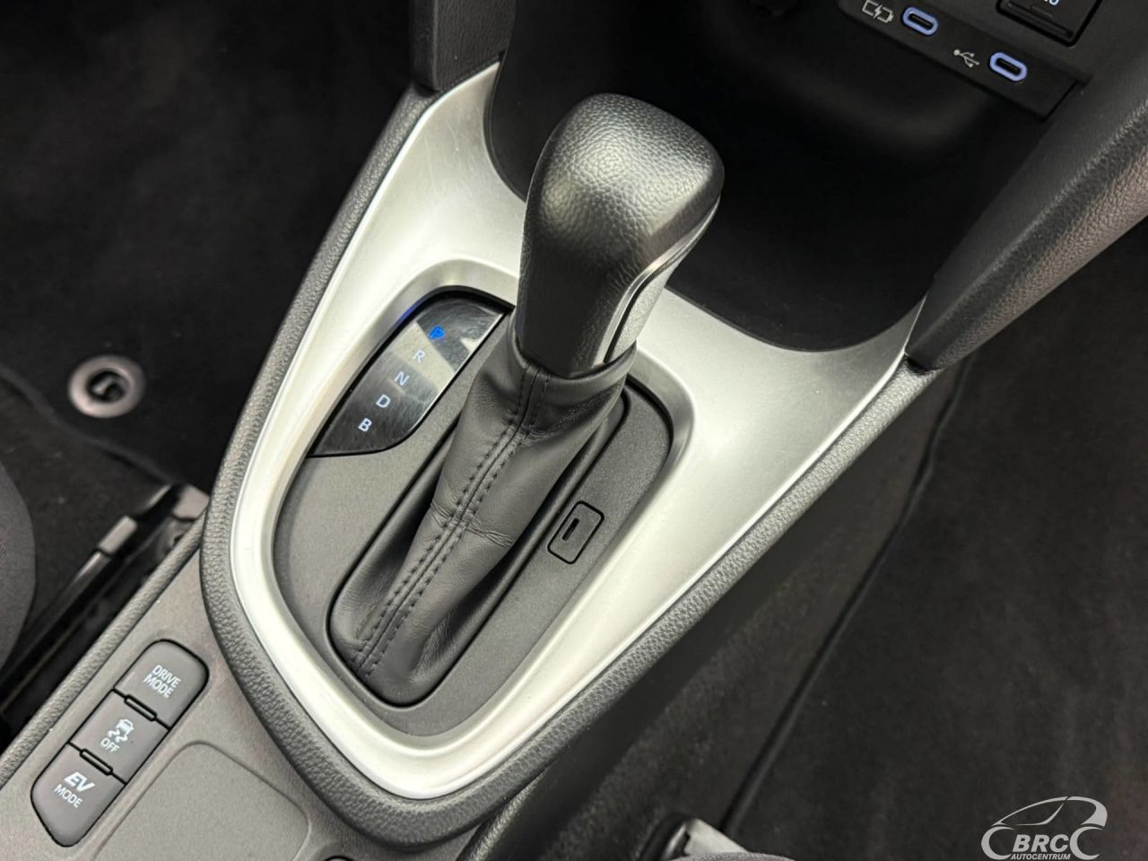 Toyota Yaris | 11