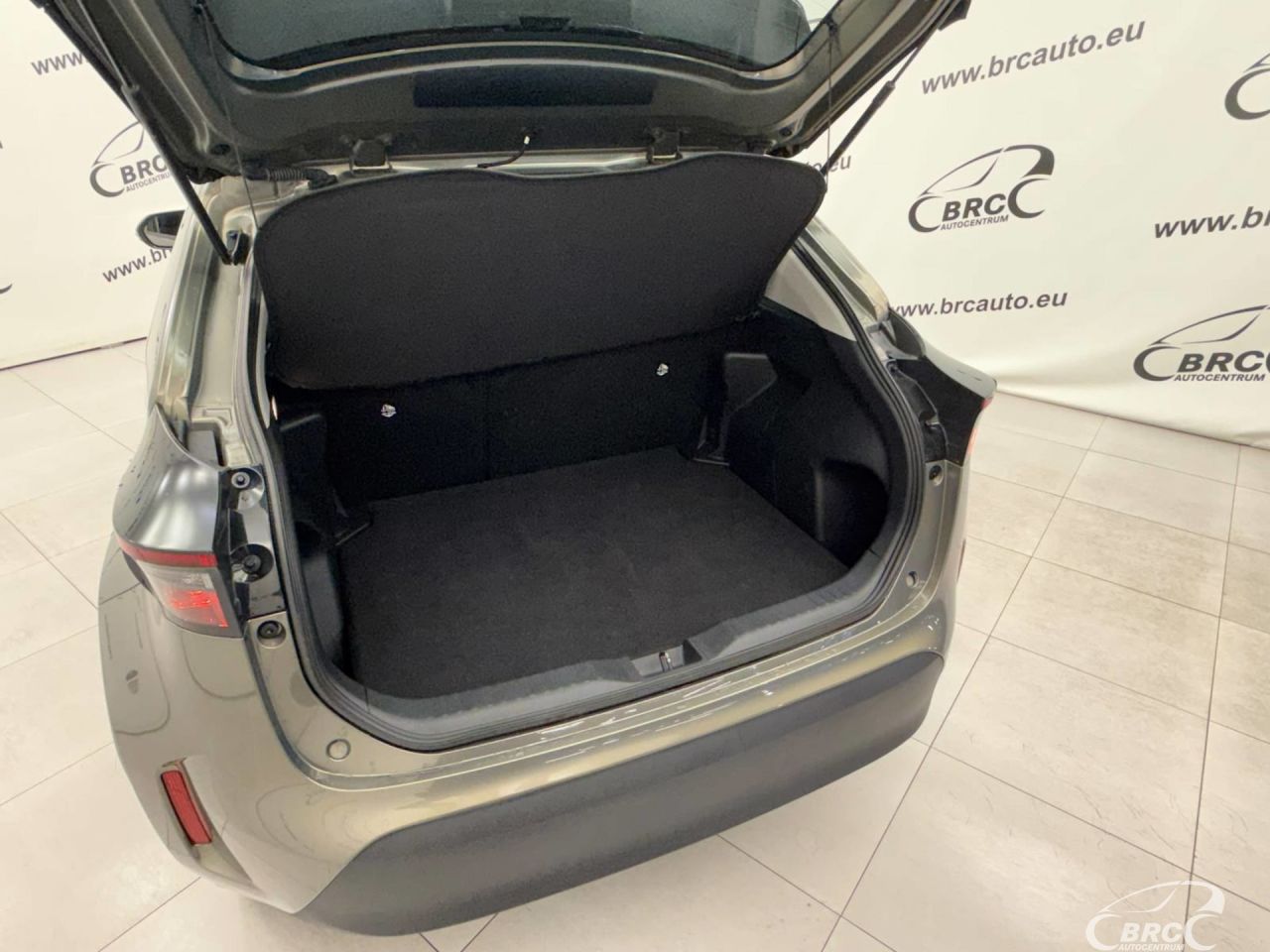 Toyota Yaris | 18