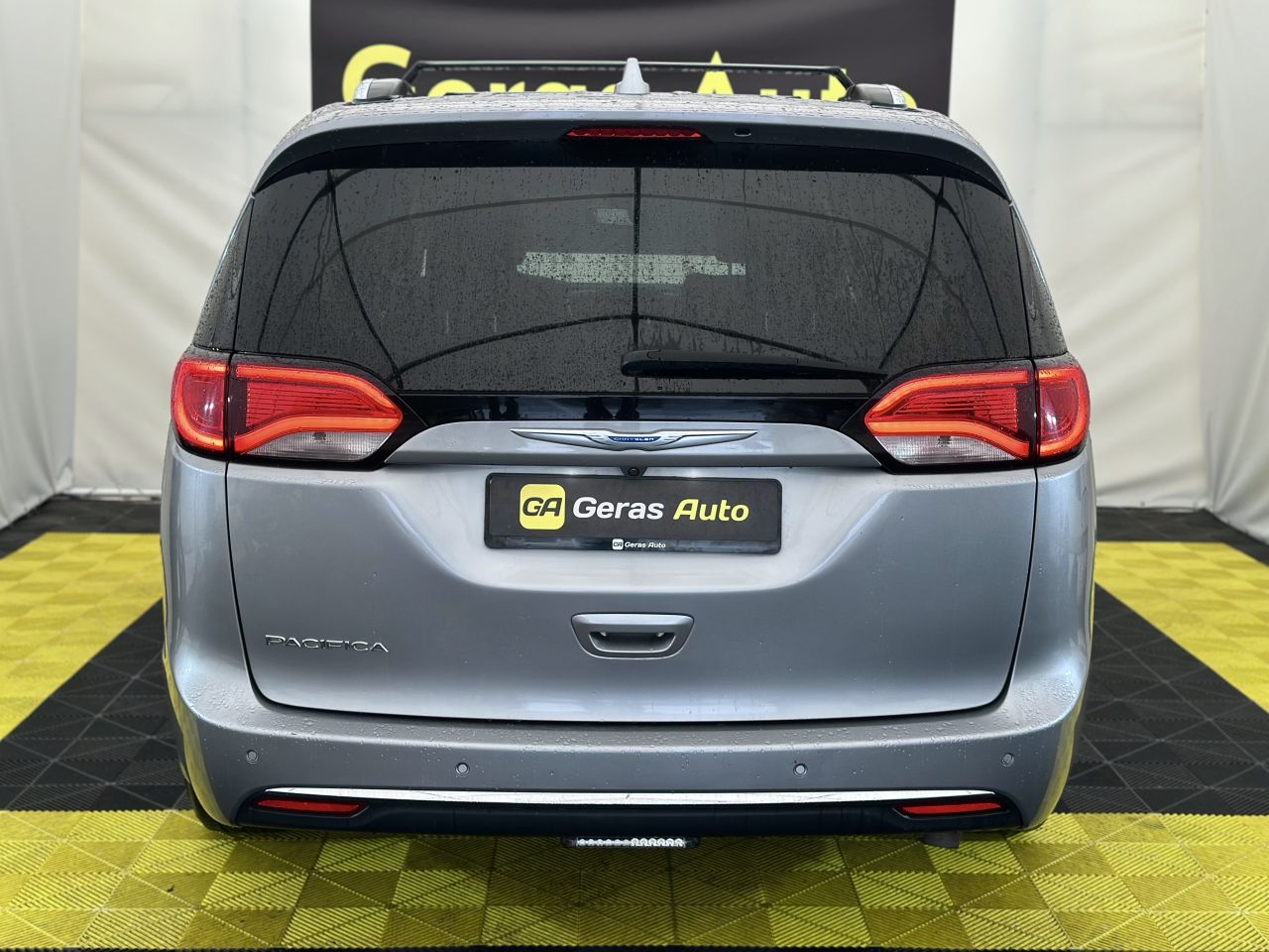 Chrysler Pacifica | 4