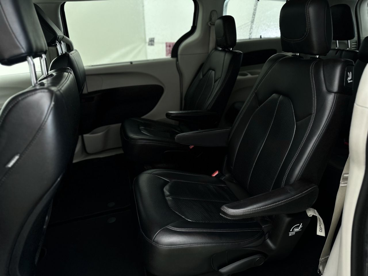 Chrysler Pacifica | 10