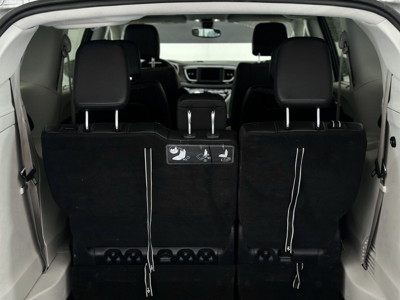 Chrysler Pacifica | 12