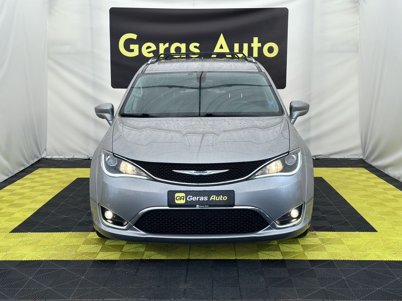 Chrysler Pacifica | 6