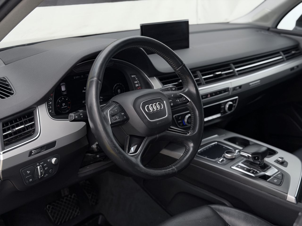Audi Q7 | 8