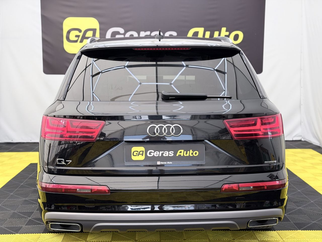 Audi Q7 | 4
