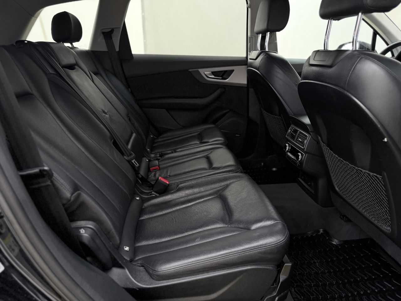 Audi Q7 | 13