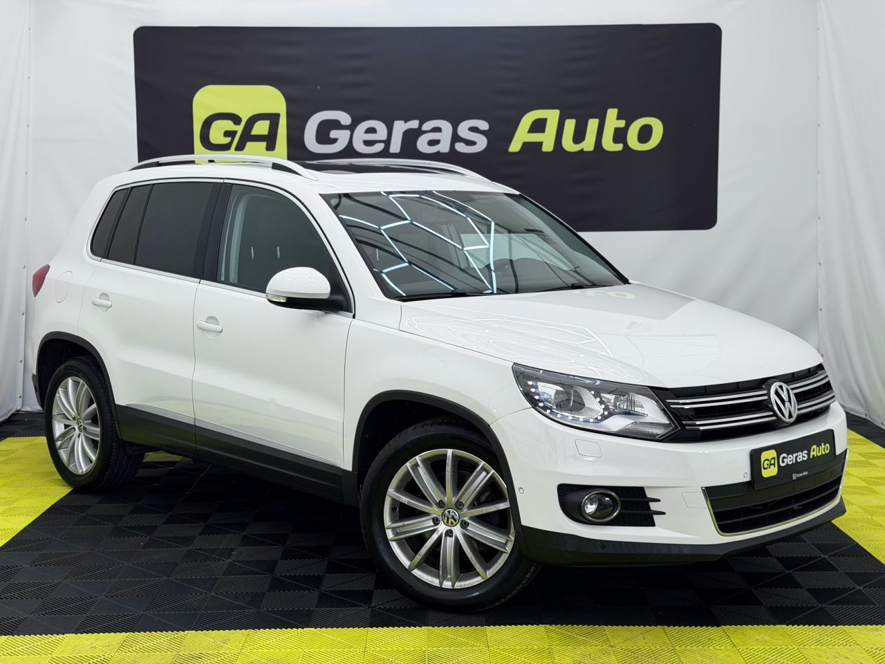 Volkswagen Tiguan | 2