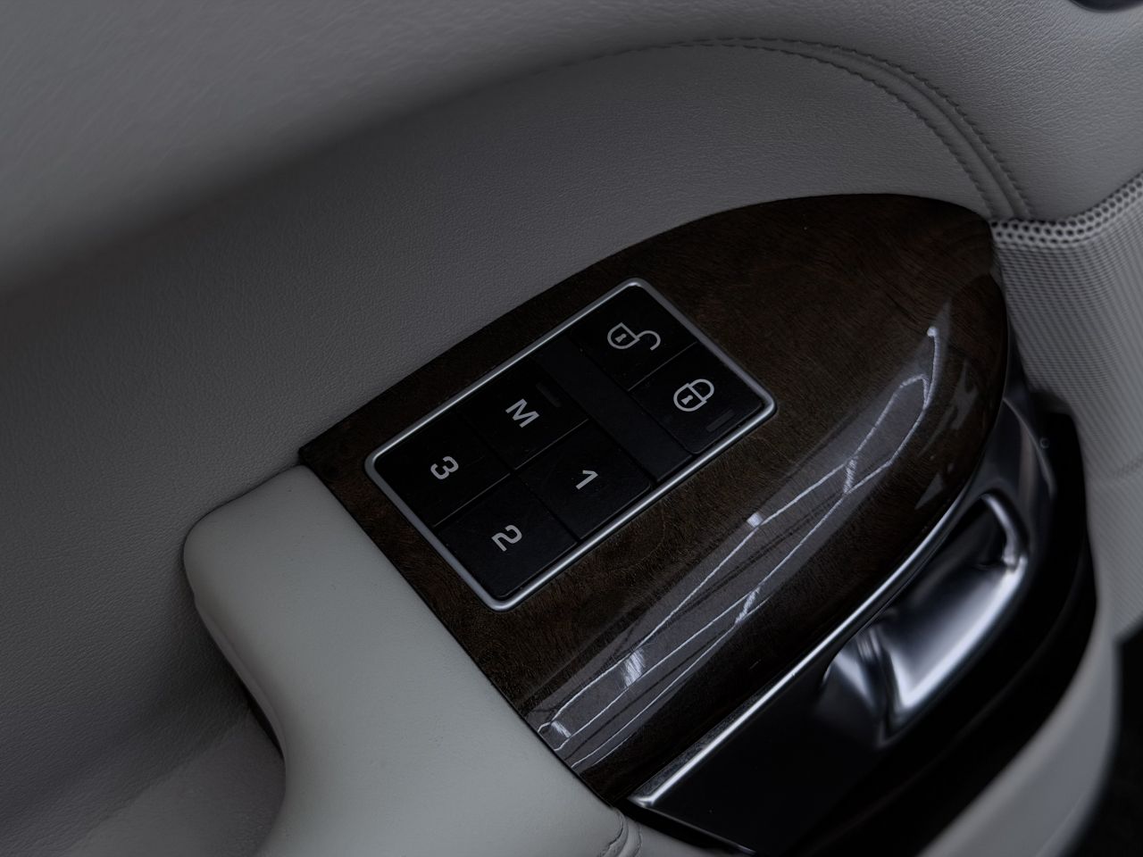 Land Rover Range Rover | 22