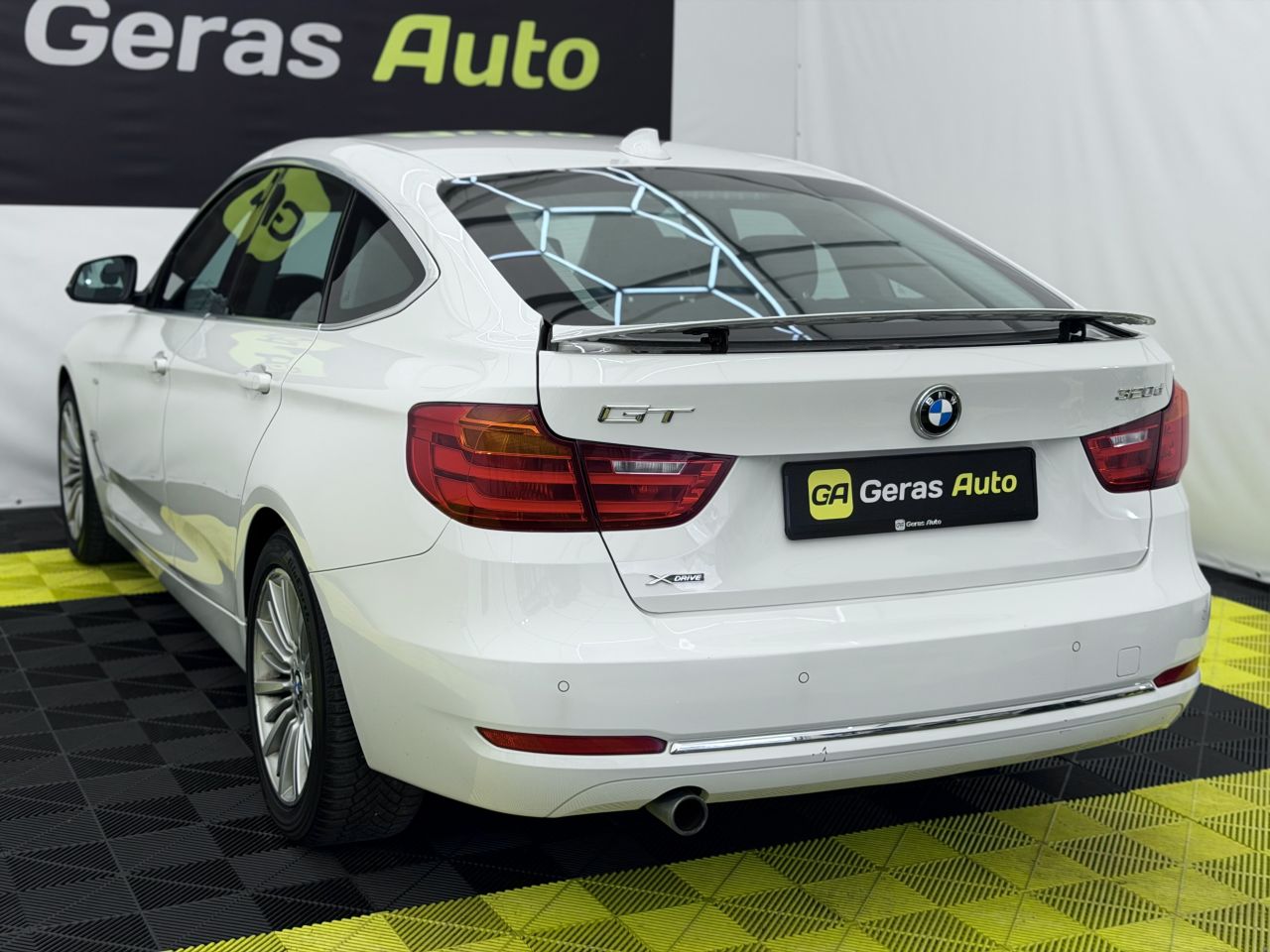 BMW 320 | 3