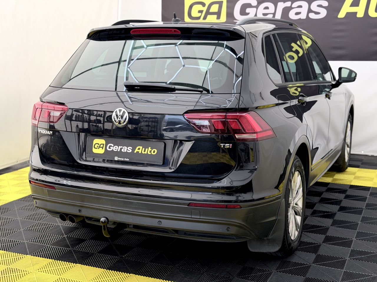 Volkswagen Tiguan | 3