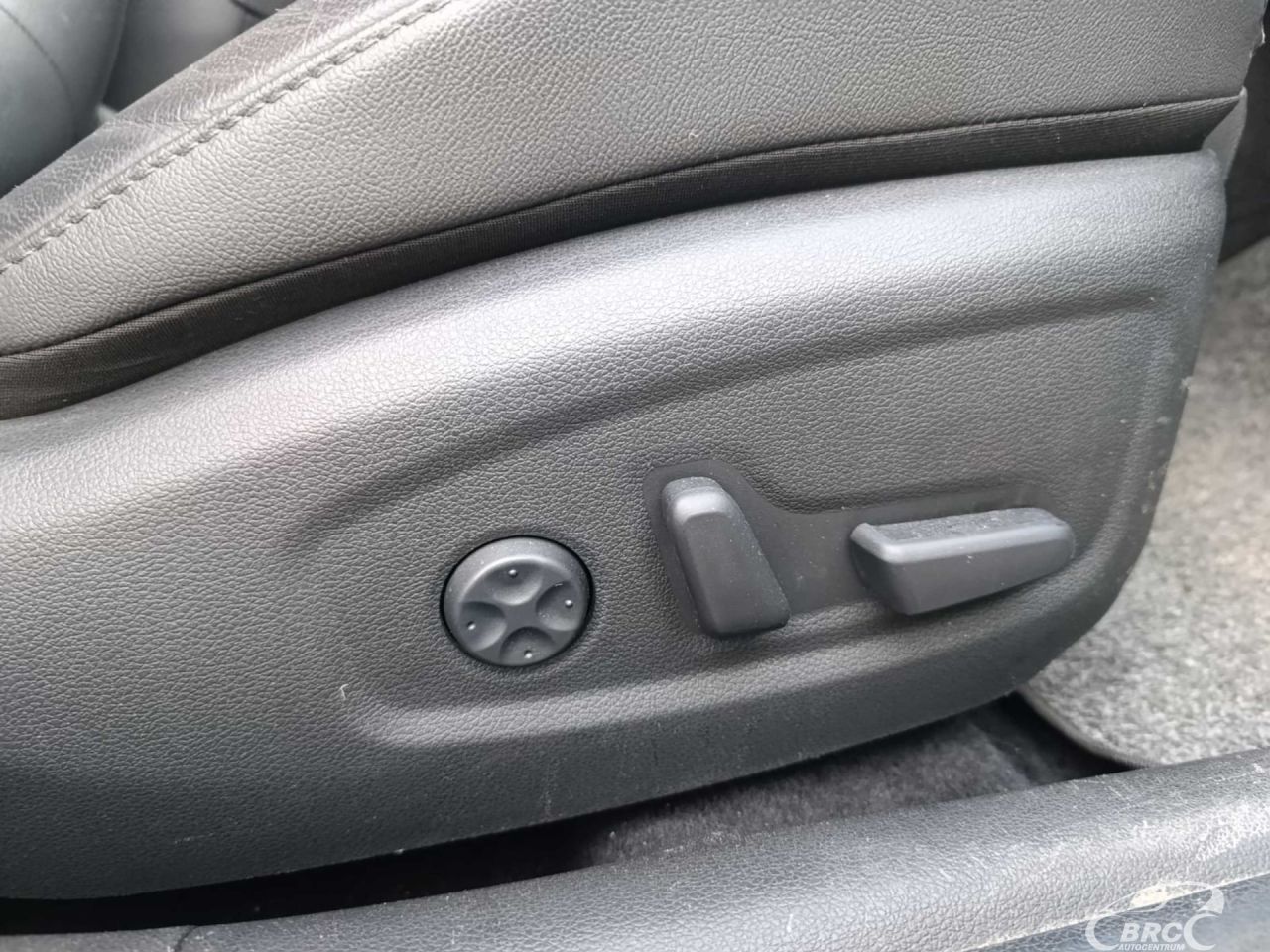 Hyundai i30 | 12