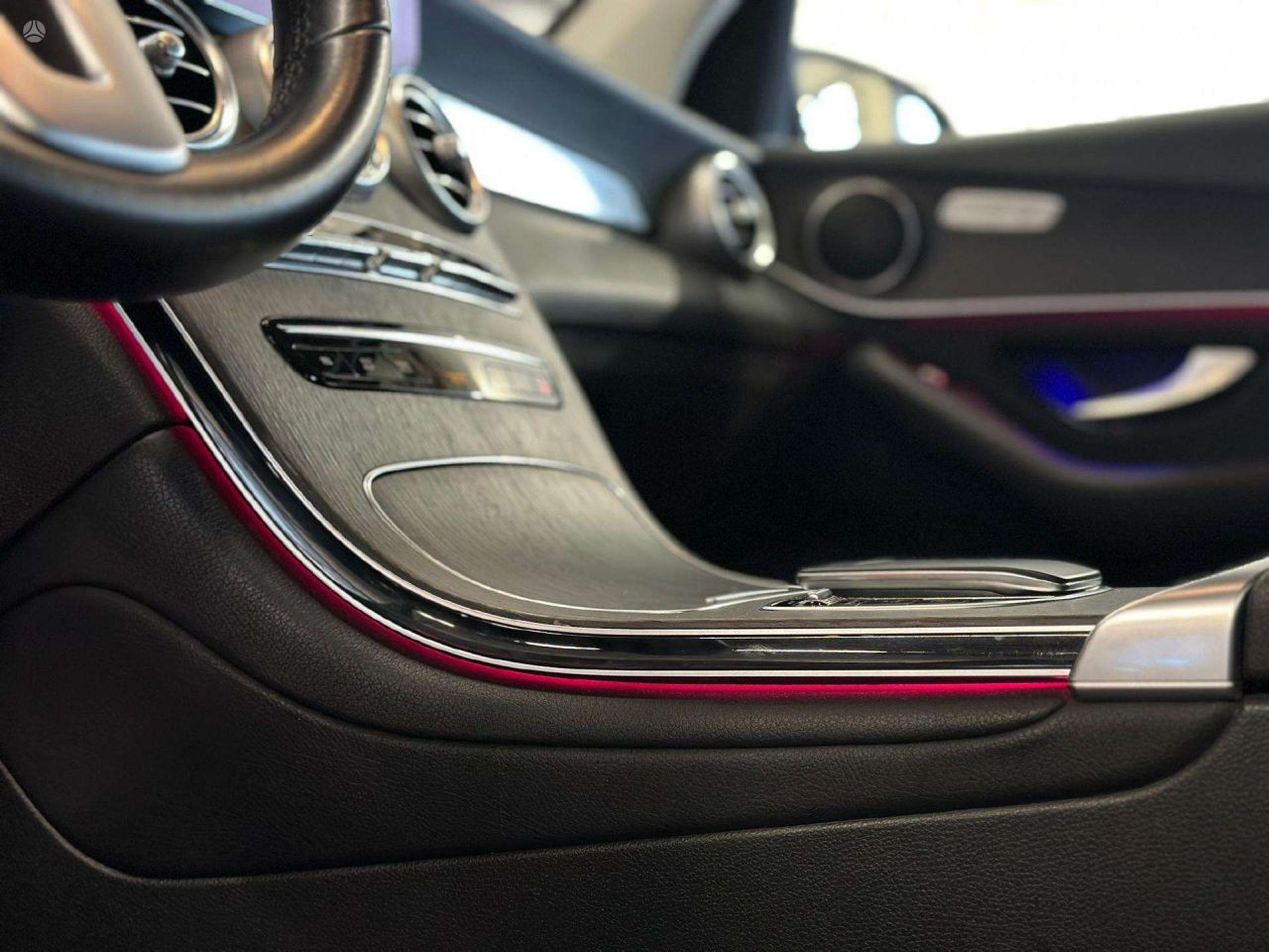 Mercedes-Benz GLC220 | 13