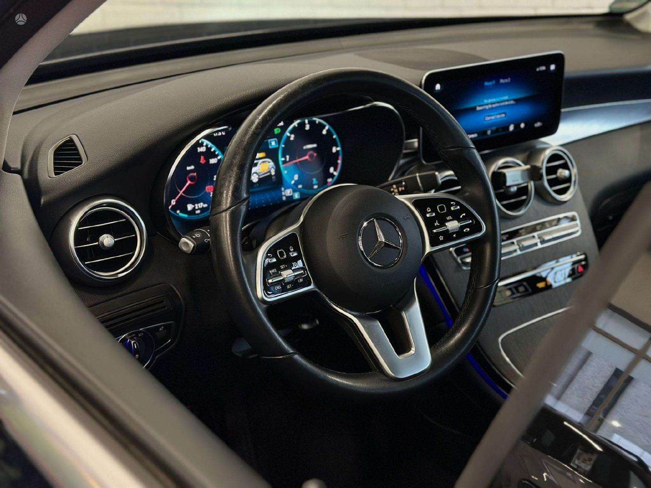 Mercedes-Benz GLC220 | 7