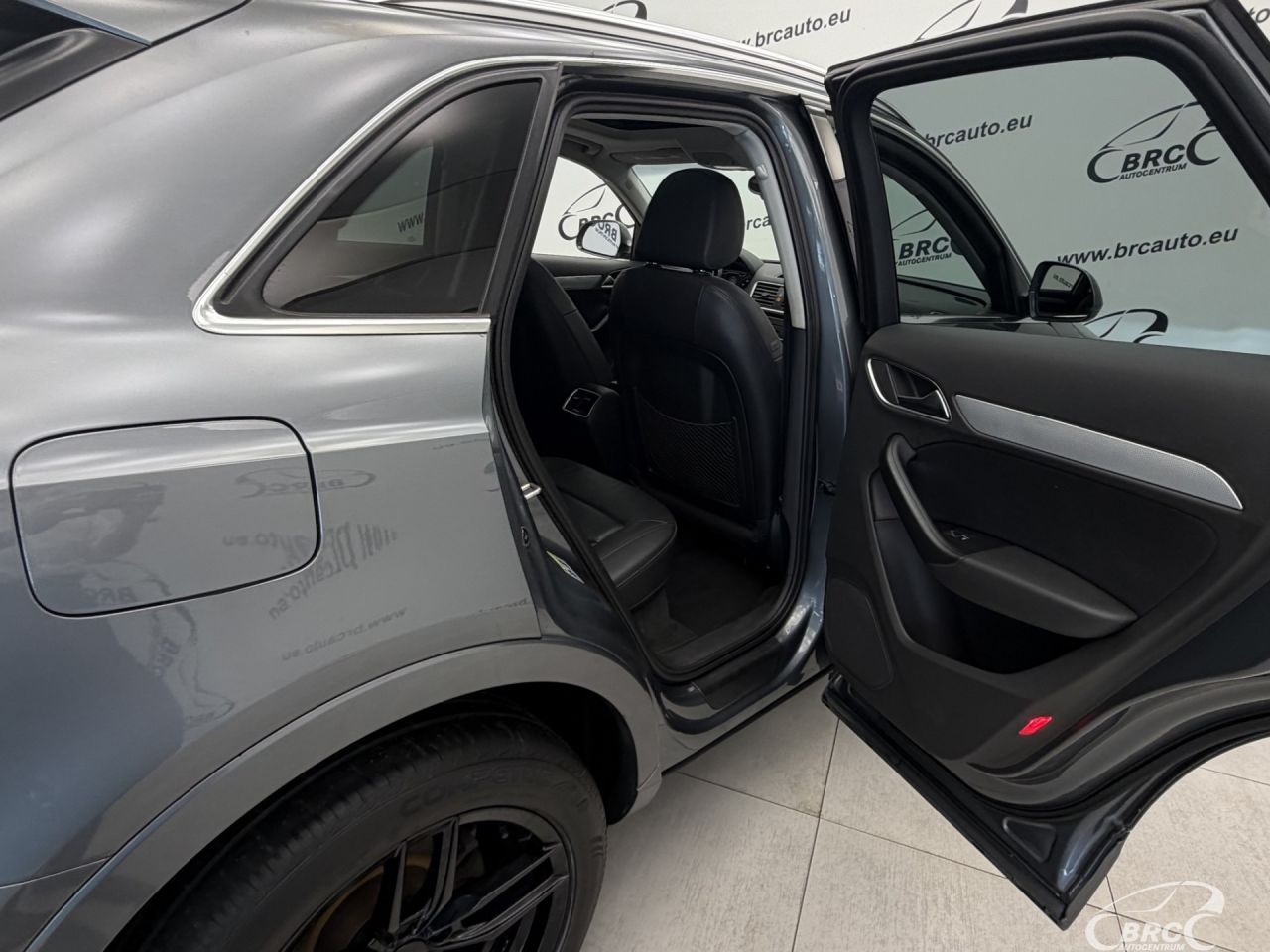 Audi Q3 | 12