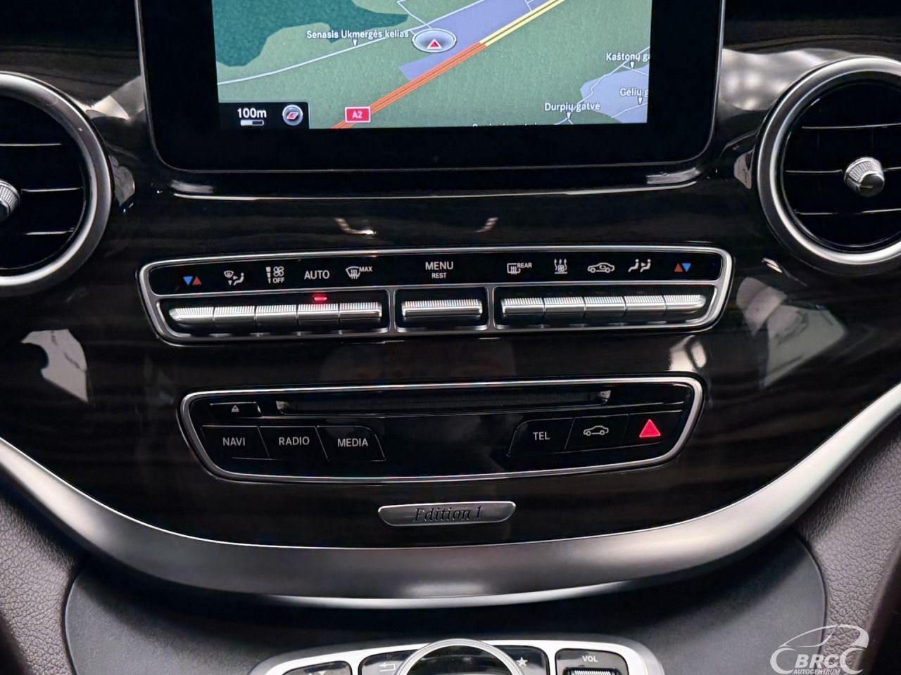 Mercedes-Benz V250 | 19