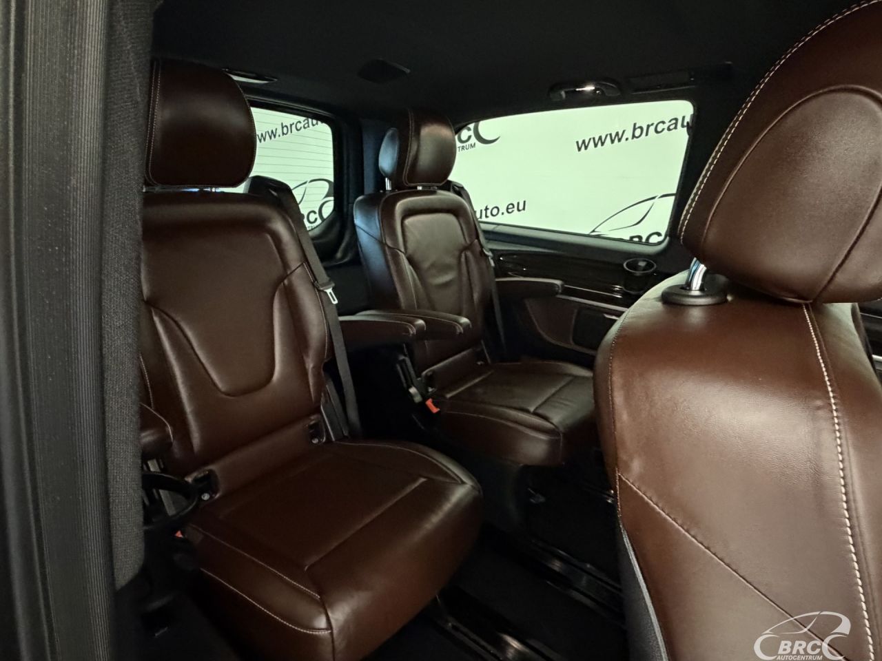 Mercedes-Benz V250 | 14
