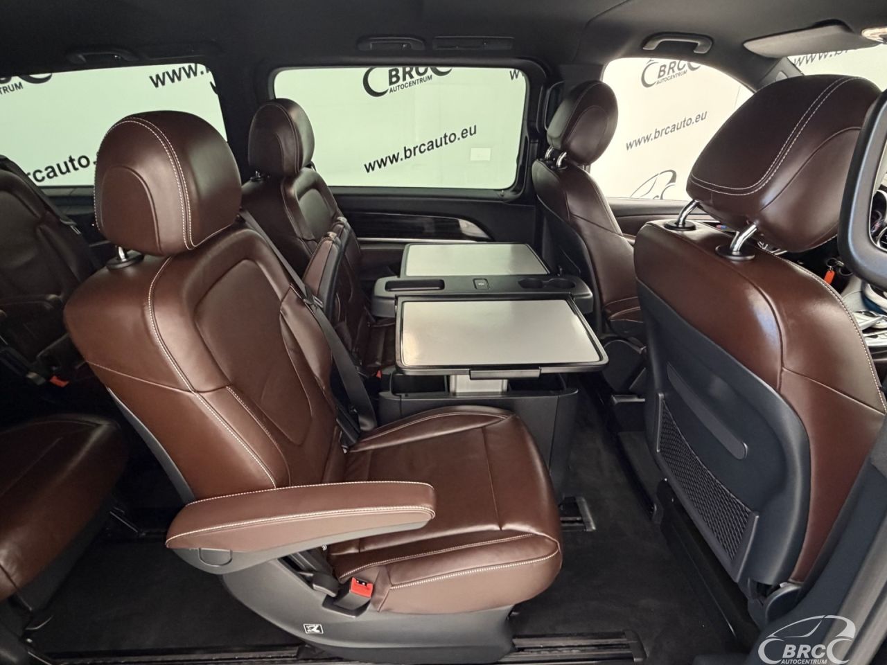 Mercedes-Benz V250 | 11
