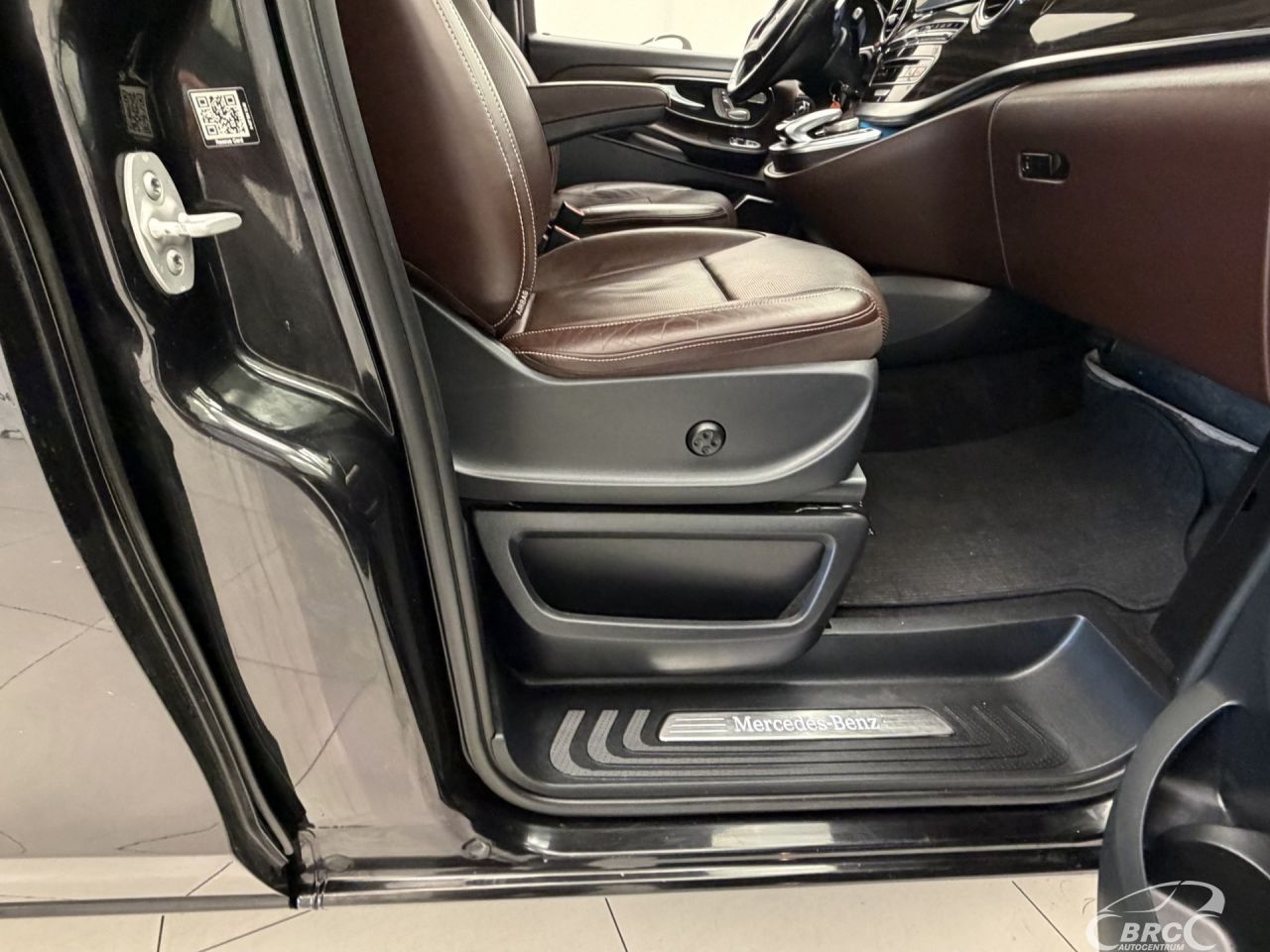Mercedes-Benz V250 | 5