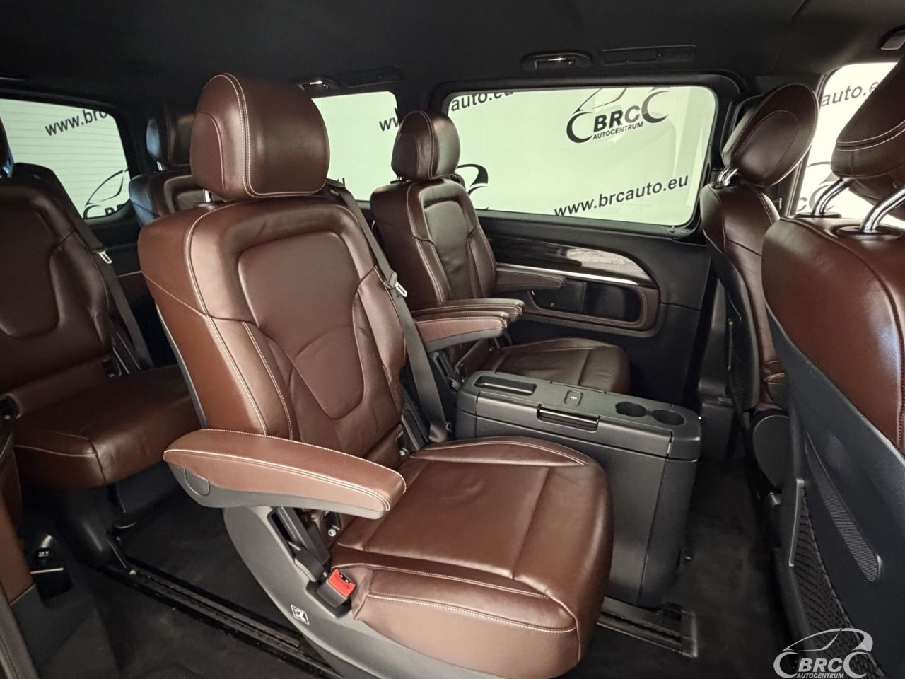 Mercedes-Benz V250 | 13