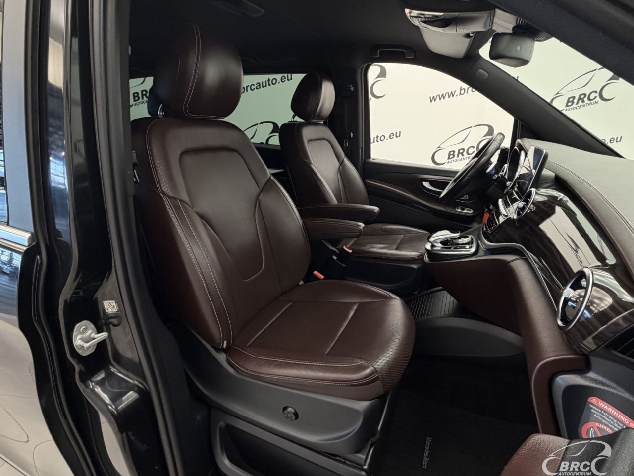 Mercedes-Benz V250 | 6