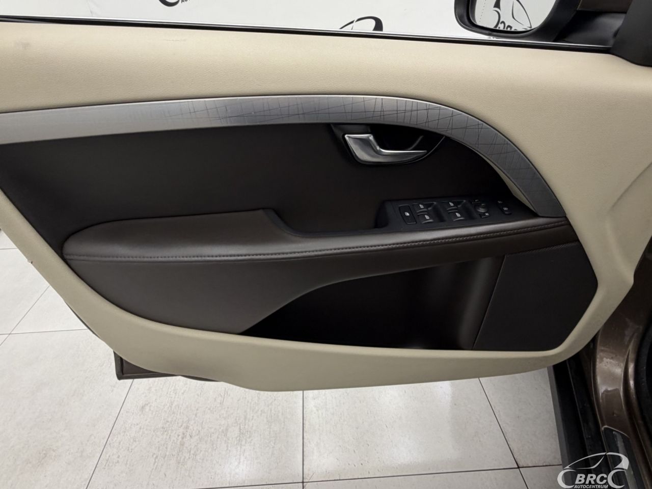 Volvo XC70 | 18