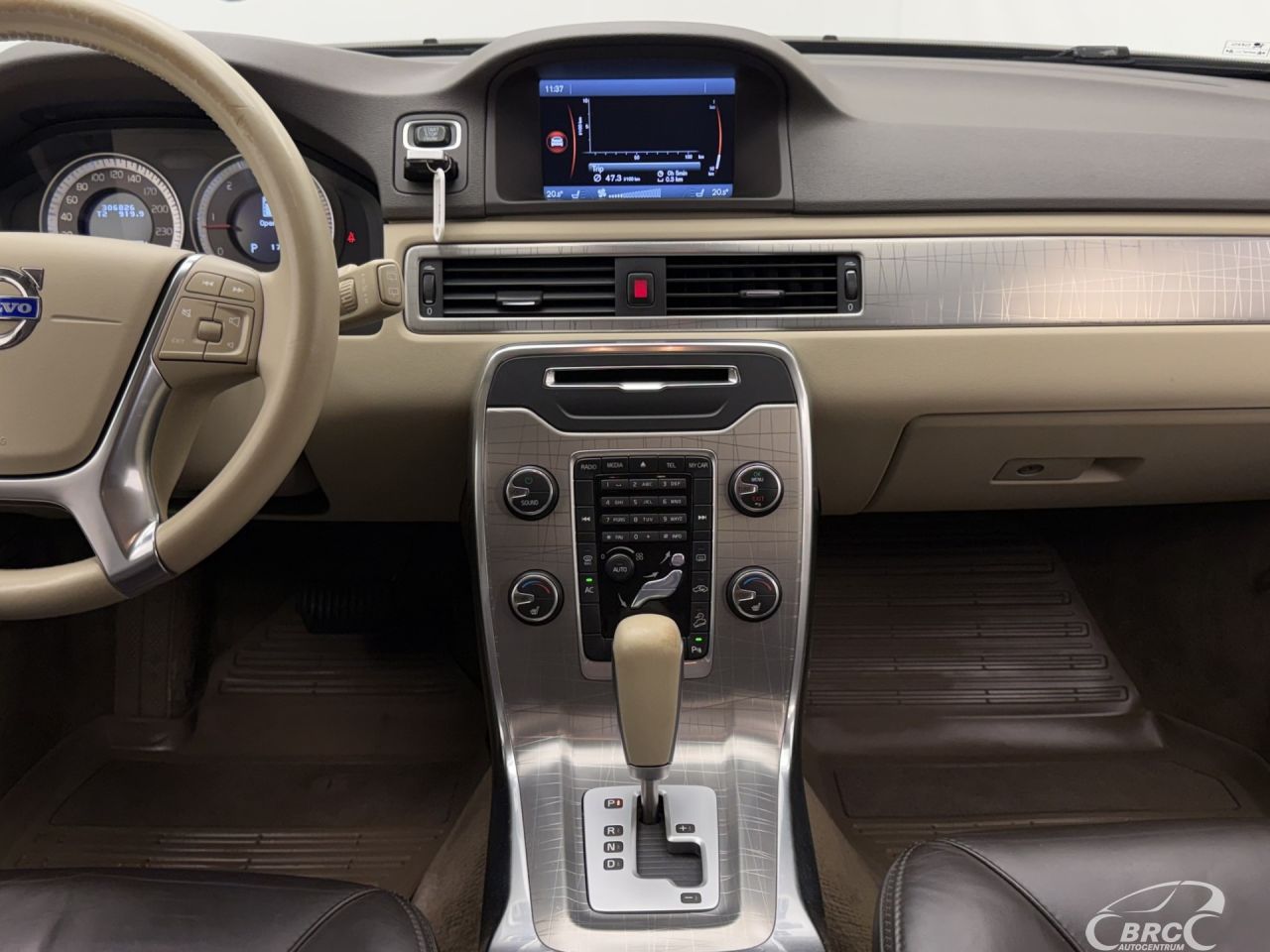 Volvo XC70 | 14