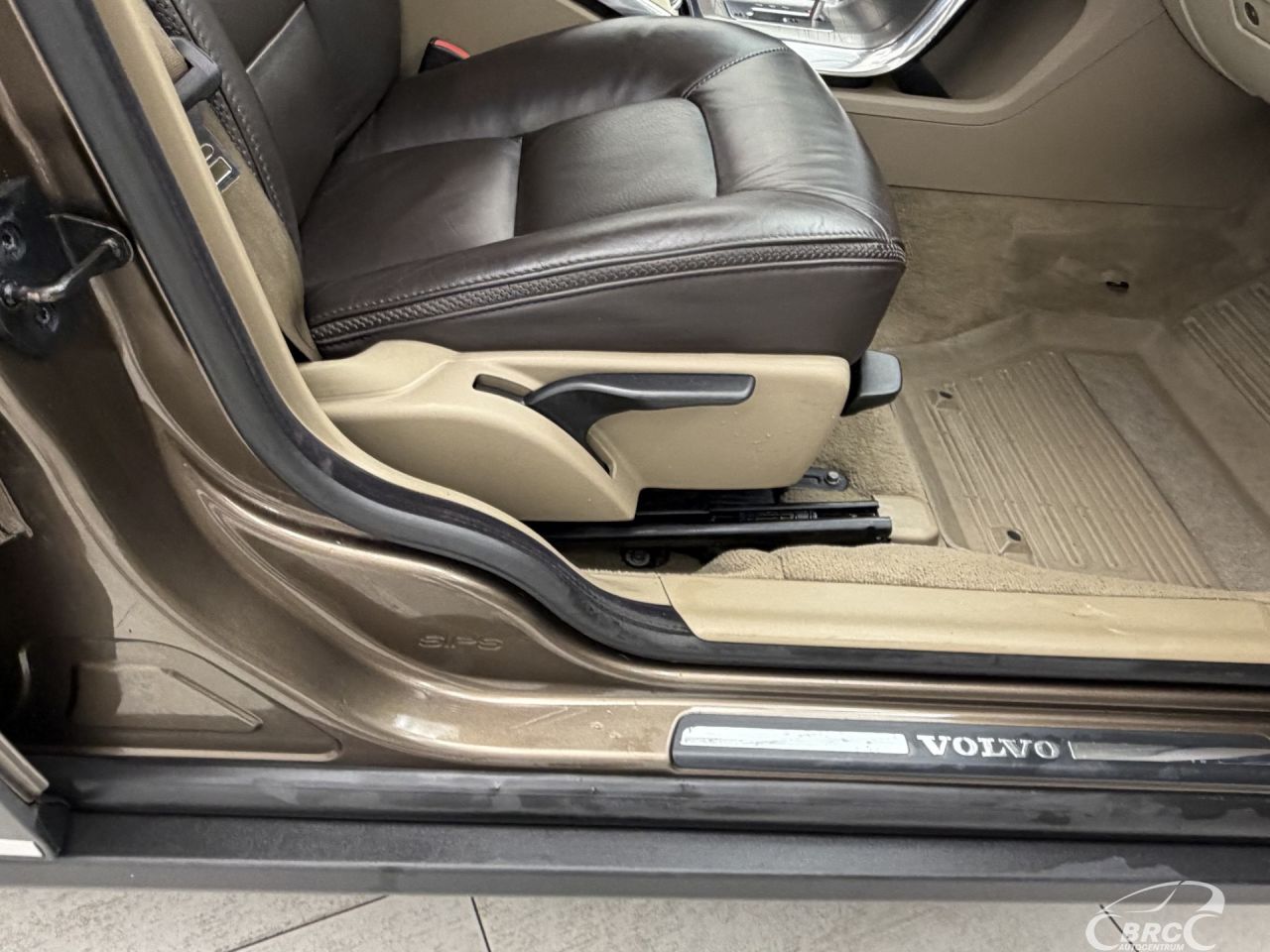 Volvo XC70 | 5