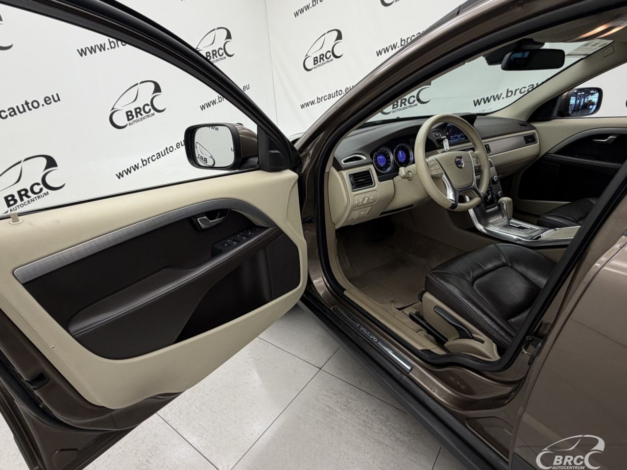 Volvo XC70 | 19