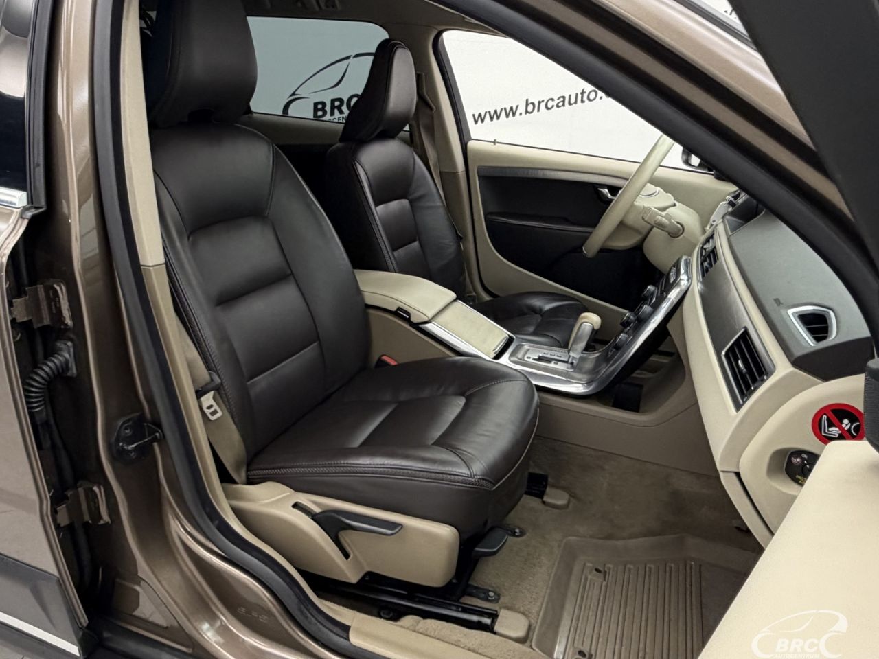 Volvo XC70 | 6