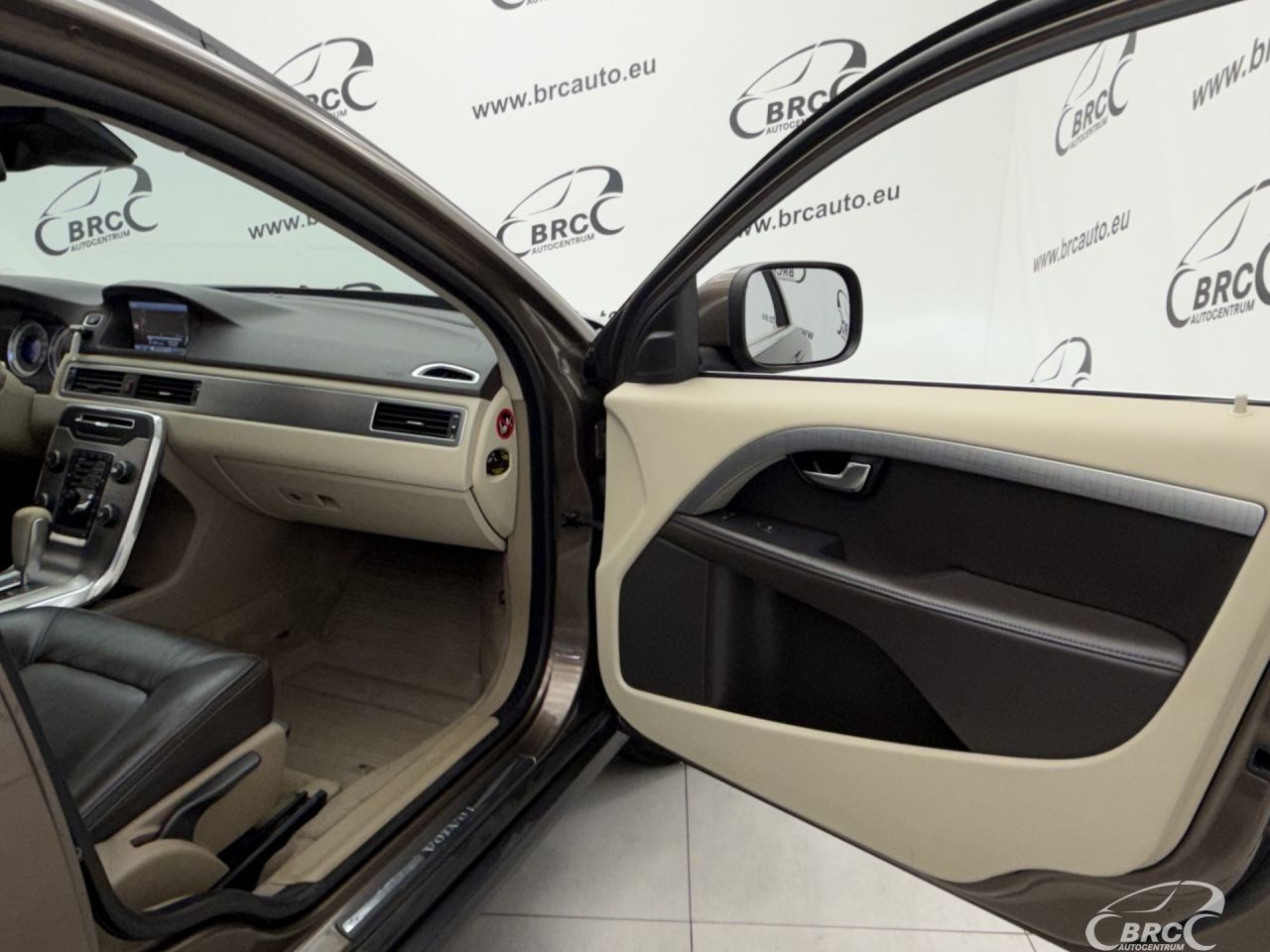 Volvo XC70 | 7