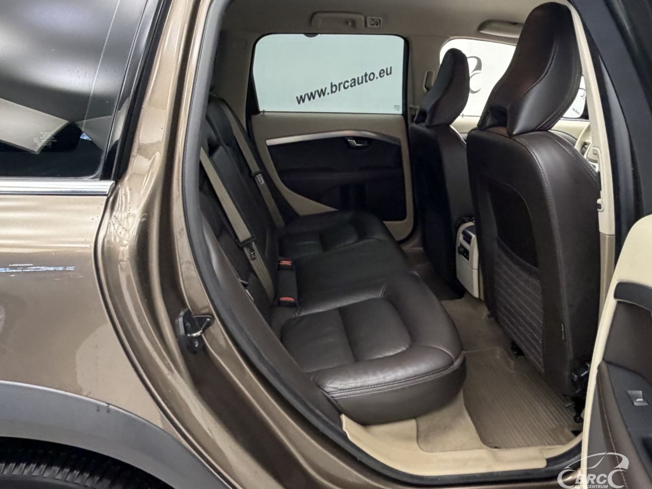 Volvo XC70 | 8
