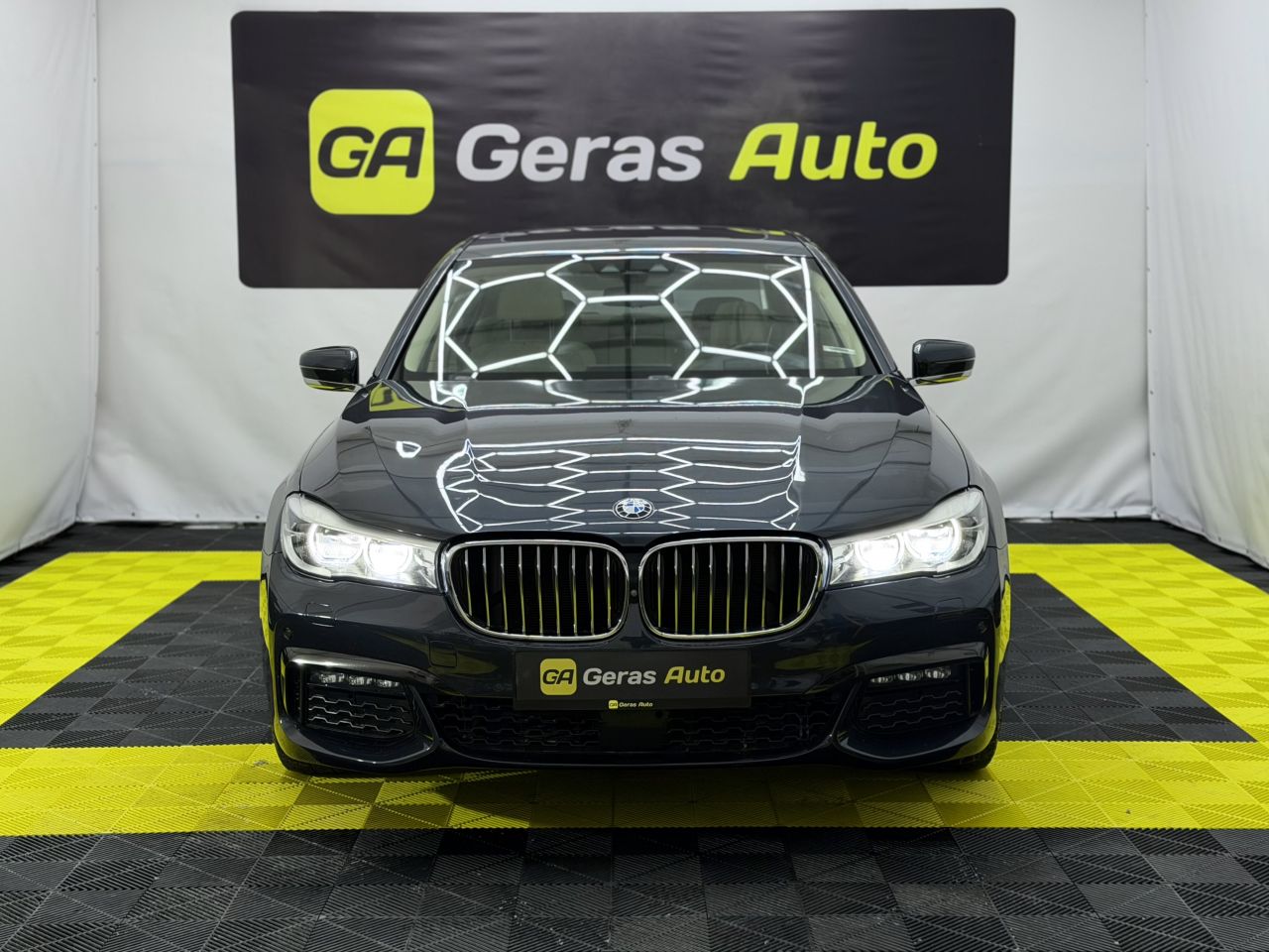 BMW 740 | 6