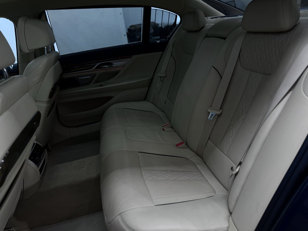 BMW 740 | 9