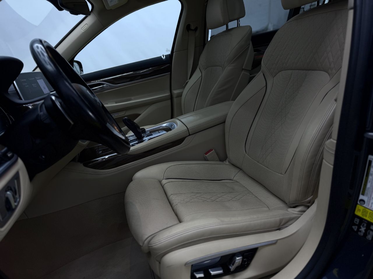 BMW 740 | 8