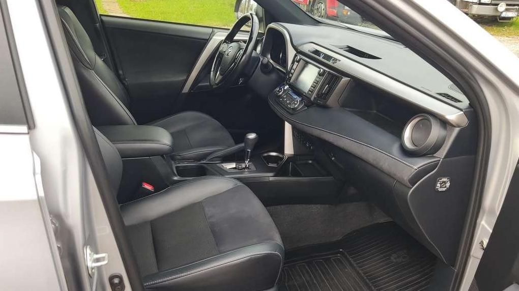 Toyota RAV4 | 15