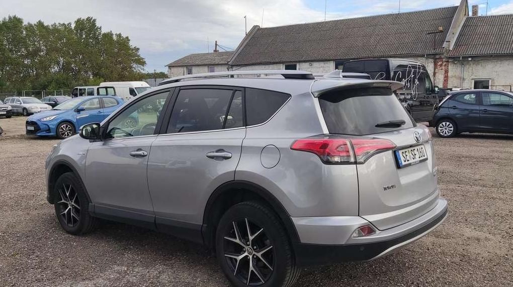 Toyota RAV4 | 3