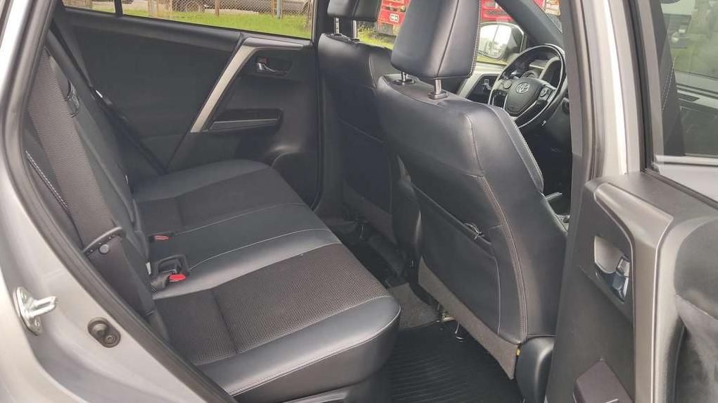 Toyota RAV4 | 14