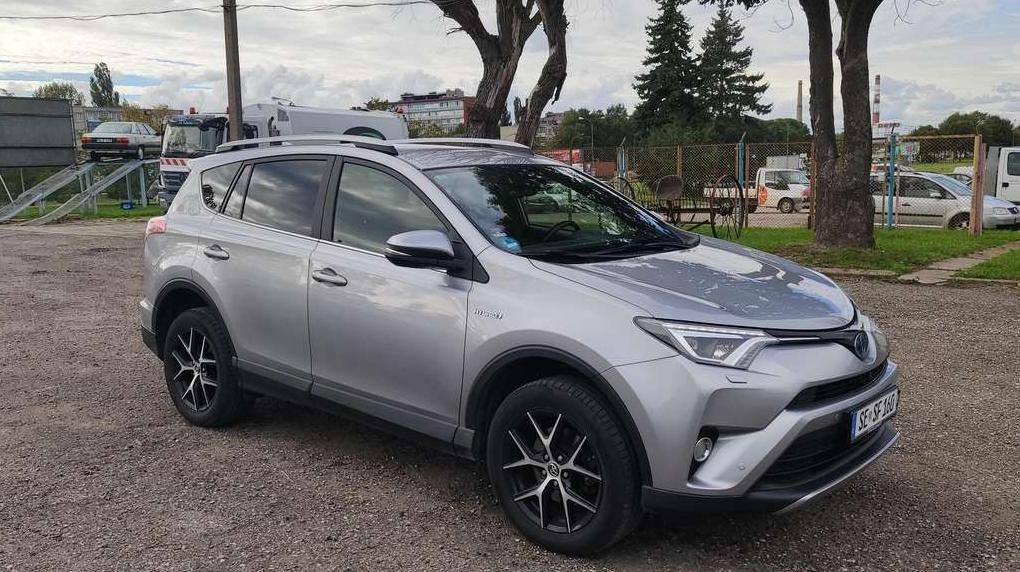 Toyota RAV4 | 6