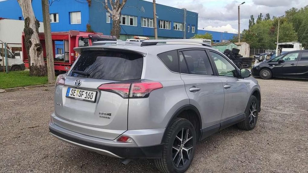 Toyota RAV4 | 4