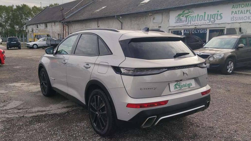 DS Automobiles DS7 | 8