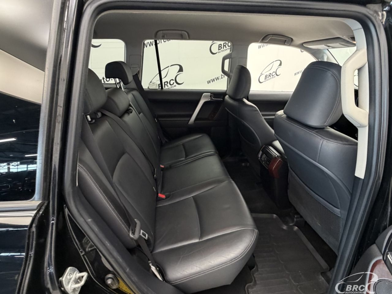 Toyota Land Cruiser | 10