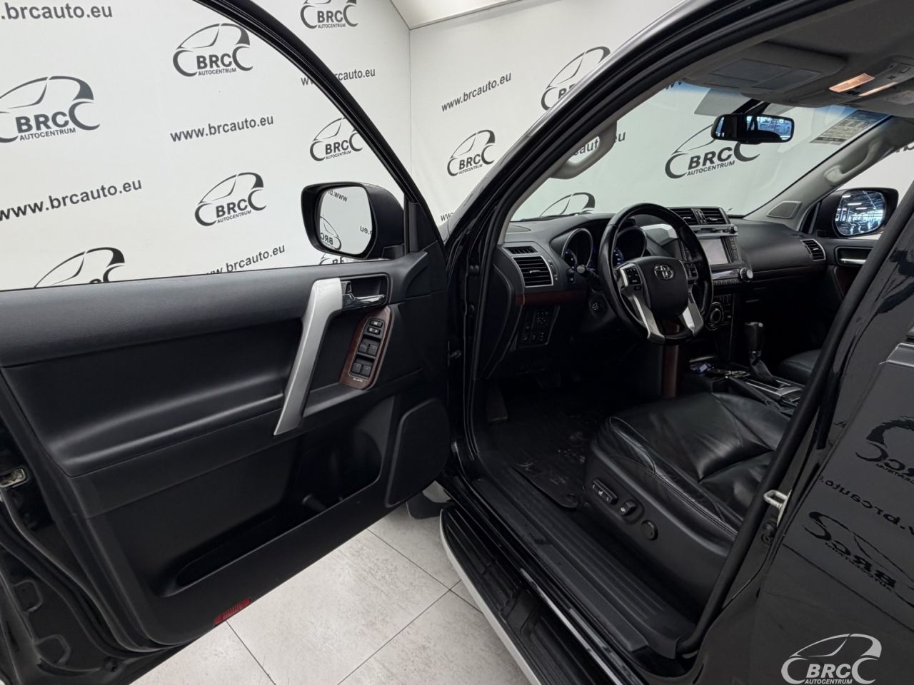 Toyota Land Cruiser | 18