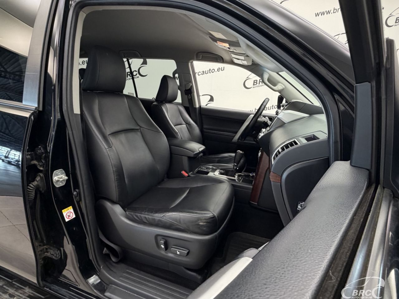 Toyota Land Cruiser | 6