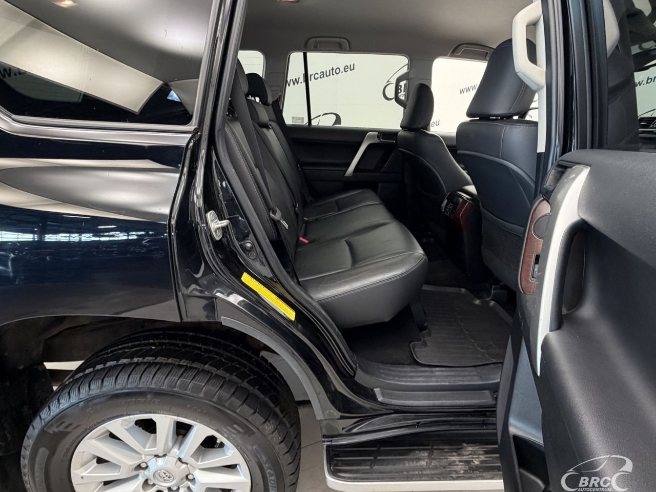 Toyota Land Cruiser | 9
